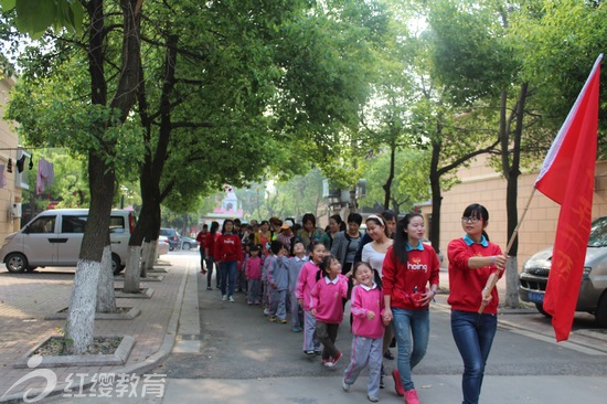 安徽蕪湖紅纓小星星幼兒園進社區(qū)活動