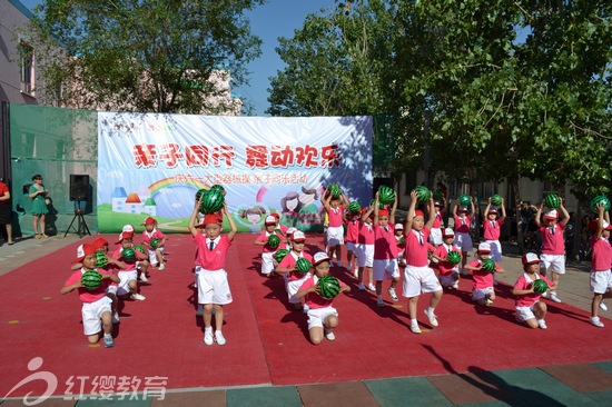 新疆奎屯紅纓明珠幼兒園舉辦慶“六一”活動(dòng)