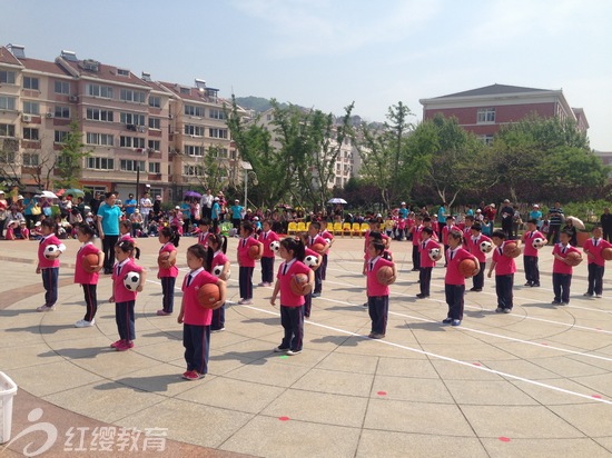 大連紅纓博樂英雙語幼兒園舉辦慶六一親子運(yùn)動(dòng)會(huì)