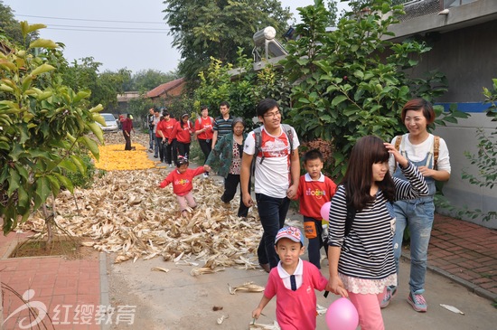 天津紅纓寶貝幼兒園舉辦秋季親子運動會