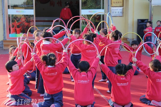 山東齊河紅纓紅太陽幼兒園舉辦團(tuán)體操比賽