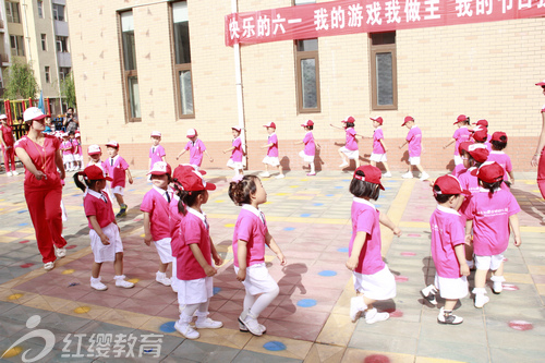 寧夏靈武紅纓童樂(lè)華庭幼兒園舉辦慶“六一”活動(dòng)