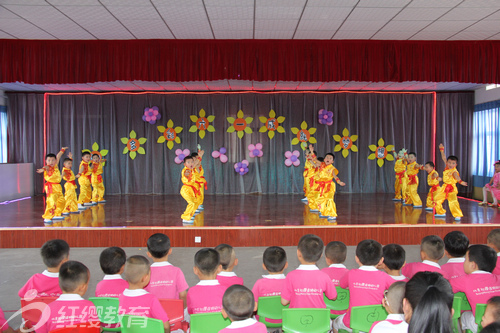 山東德州齊河紅纓紅太陽(yáng)幼兒園舉辦慶六一跳蚤市場(chǎng)活動(dòng)