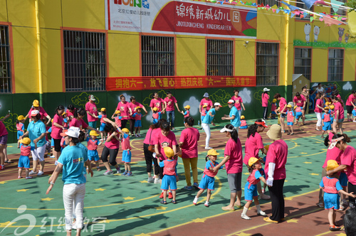 山東煙臺(tái)紅纓錦繡新城幼兒園慶六一親子廣場(chǎng)舞