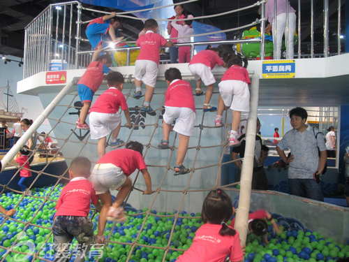 山東濟(jì)寧紅纓煤化幼兒園舉辦慶六一游學(xué)活動(dòng)