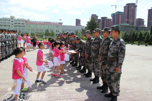 內(nèi)蒙古呼和浩特紅纓快樂天使幼兒園參觀軍營活動(dòng) 